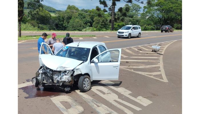 Guaraniaçu – Colisão entre veículos é registrada no trevo de acesso ao município